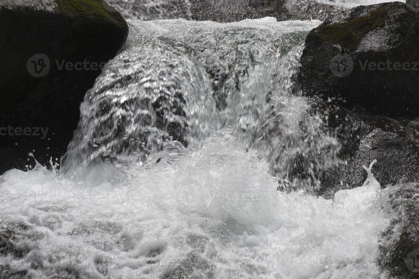 piccola cascata del torrente foto