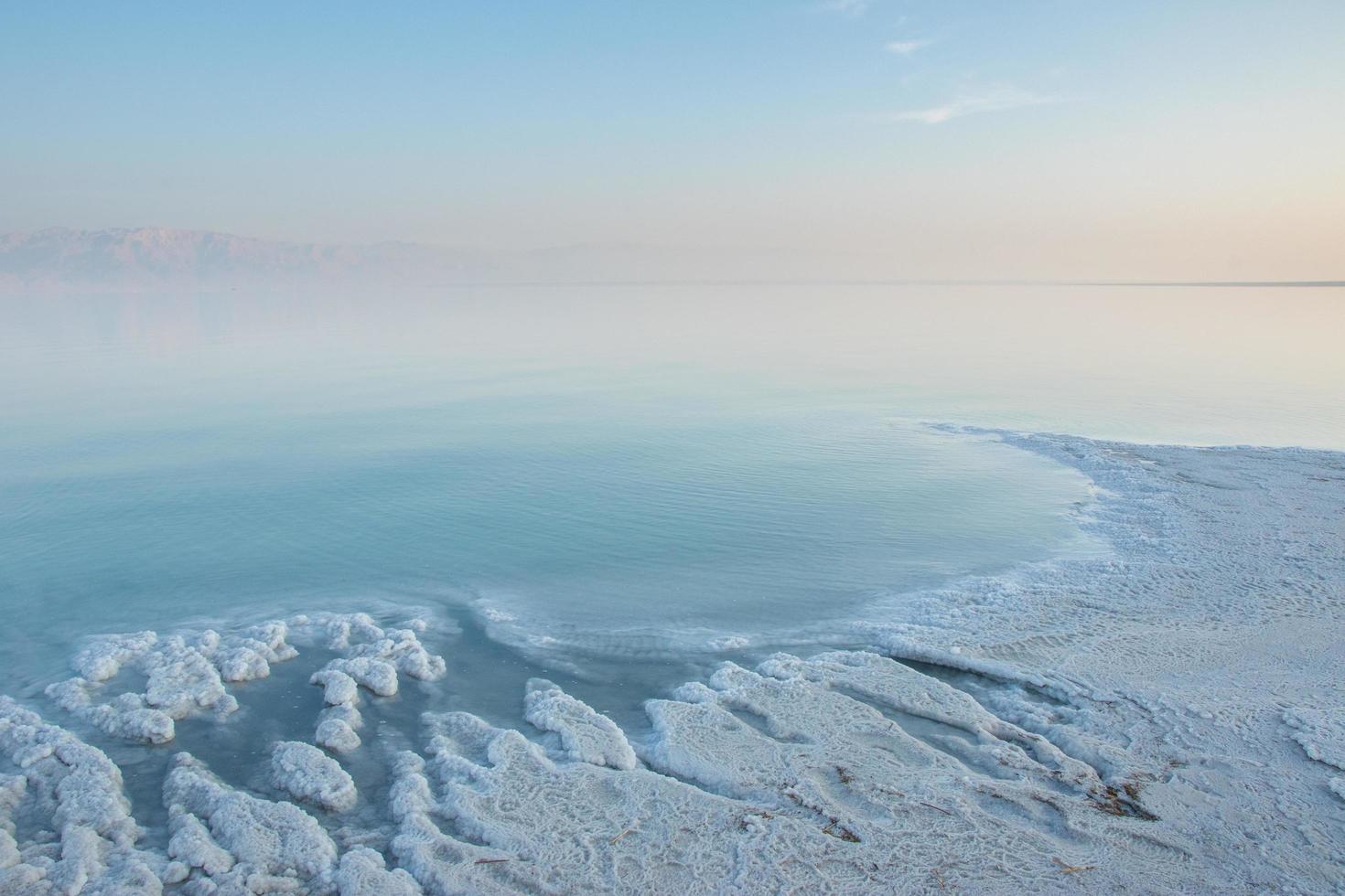 rive del sale sul Mar Morto foto