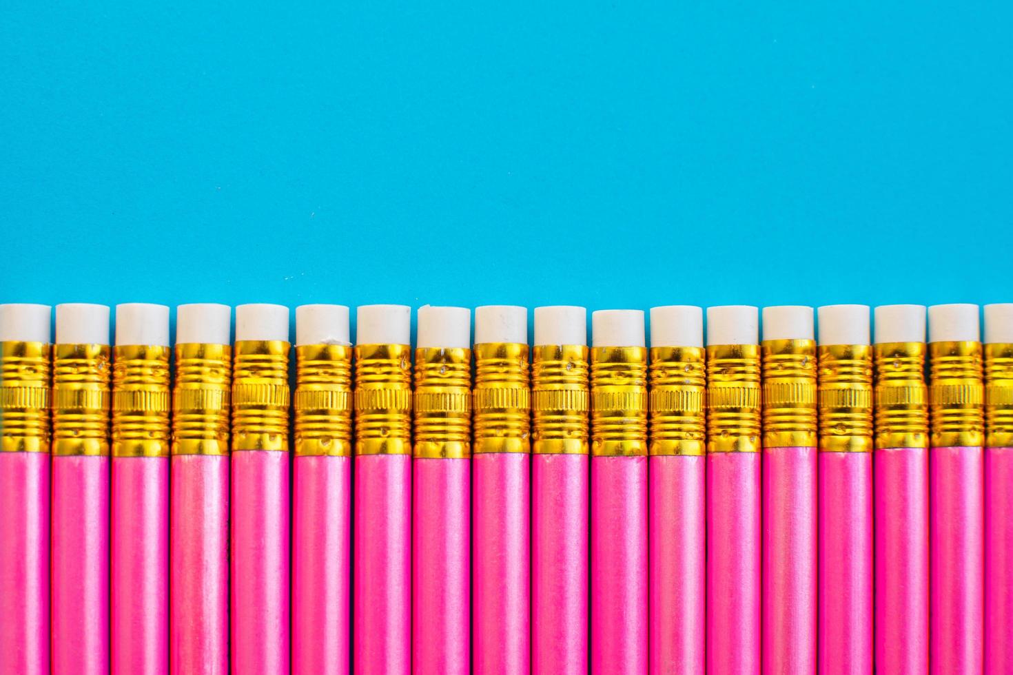 laici piatta di matite rosa foto