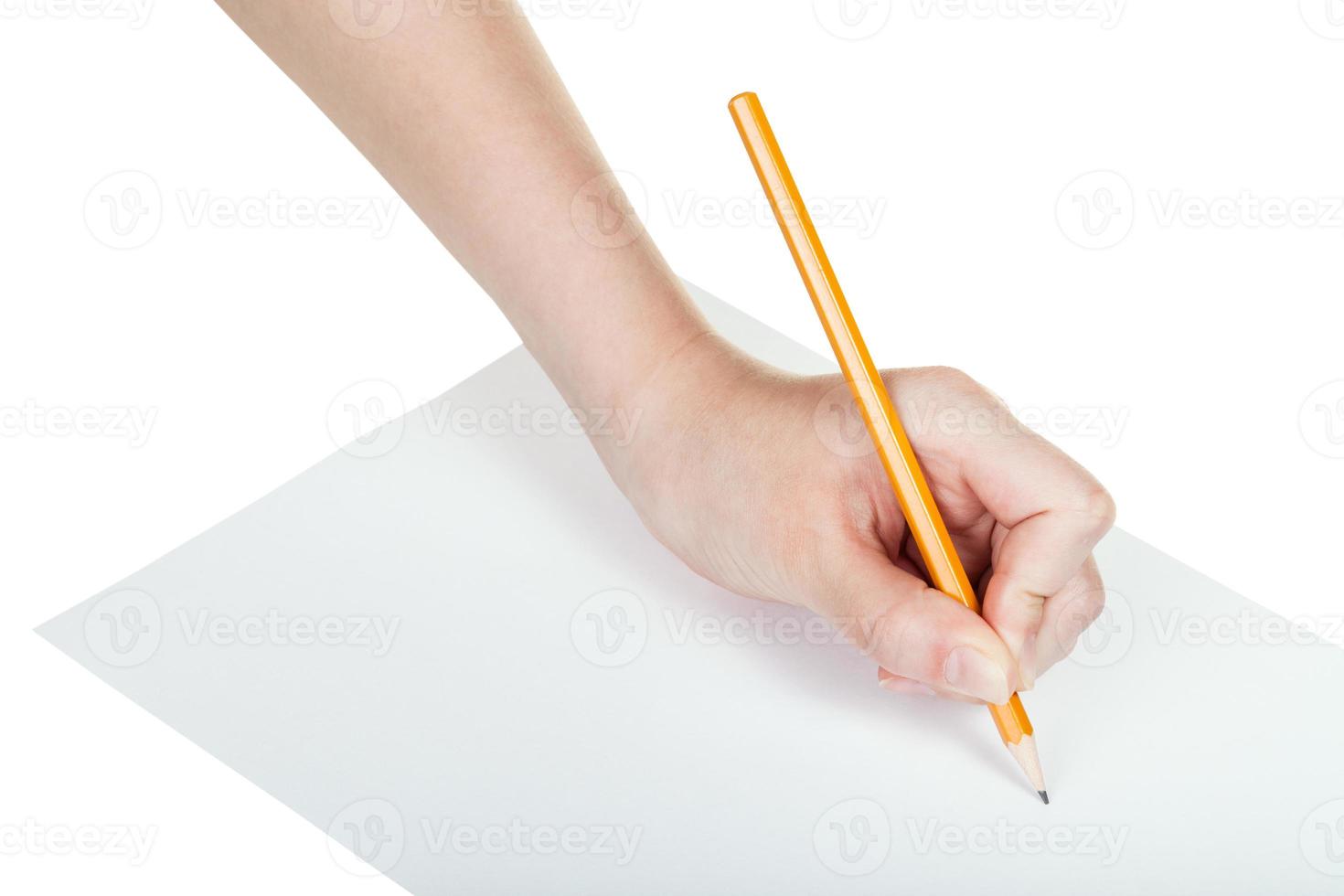 mano disegna di semplice condurre matita su foglio di carta foto