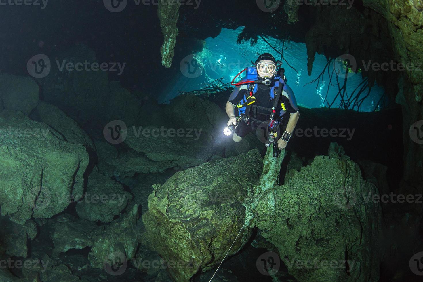 grotta immersione nel messicano cenote foto