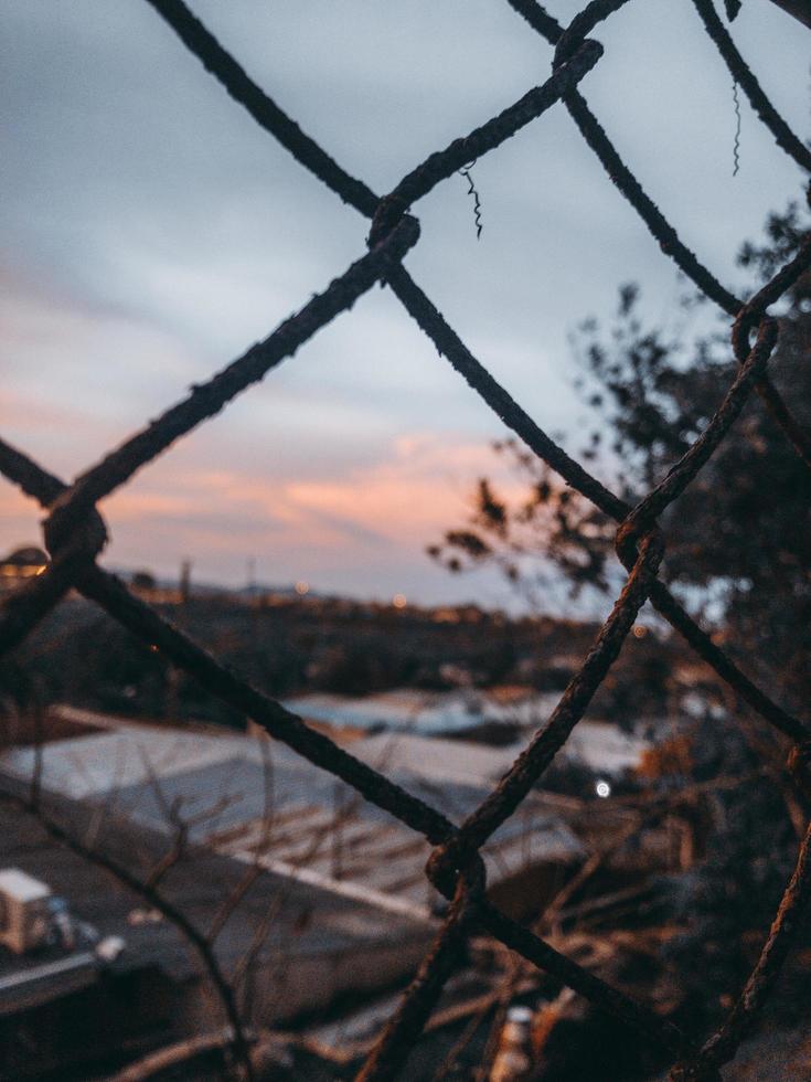 primo piano del recinto di filo metallico foto