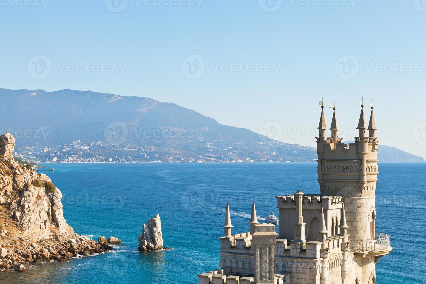 di rondine nido castello e roccia parus vela Crimea foto