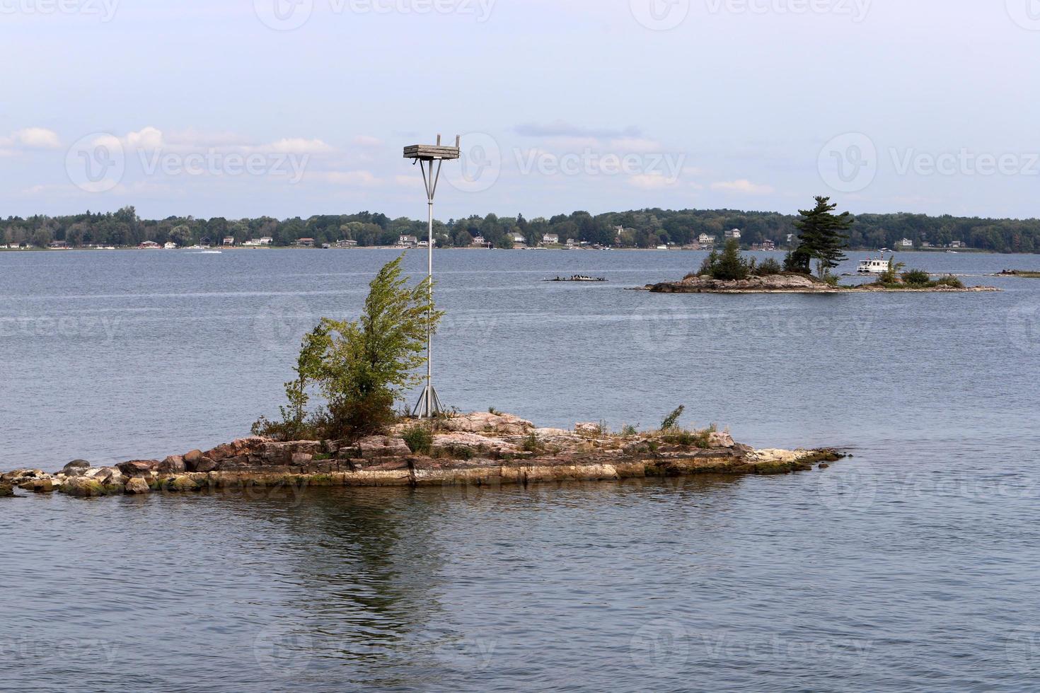 il mille isole è un arcipelago di isole quello allungare lungo il confine di Canada e il unito stati lungo il st. Lawrence fiume. foto