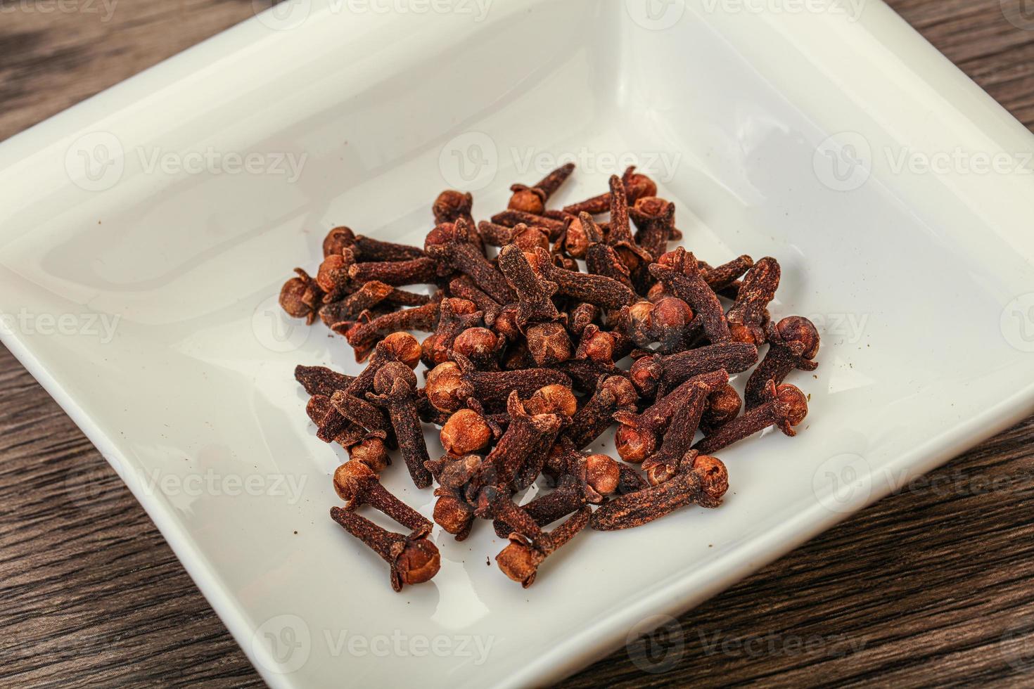cucina aromatica - semi di chiodi di garofano secchi foto