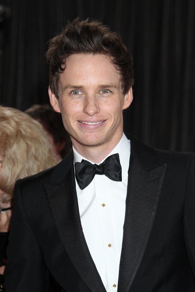 los angeles, 24 febbraio - eddie redmayne arriva all'85° premio dell'accademia presentando gli oscar al teatro dolby il 24 febbraio 2013 a los angeles, ca foto