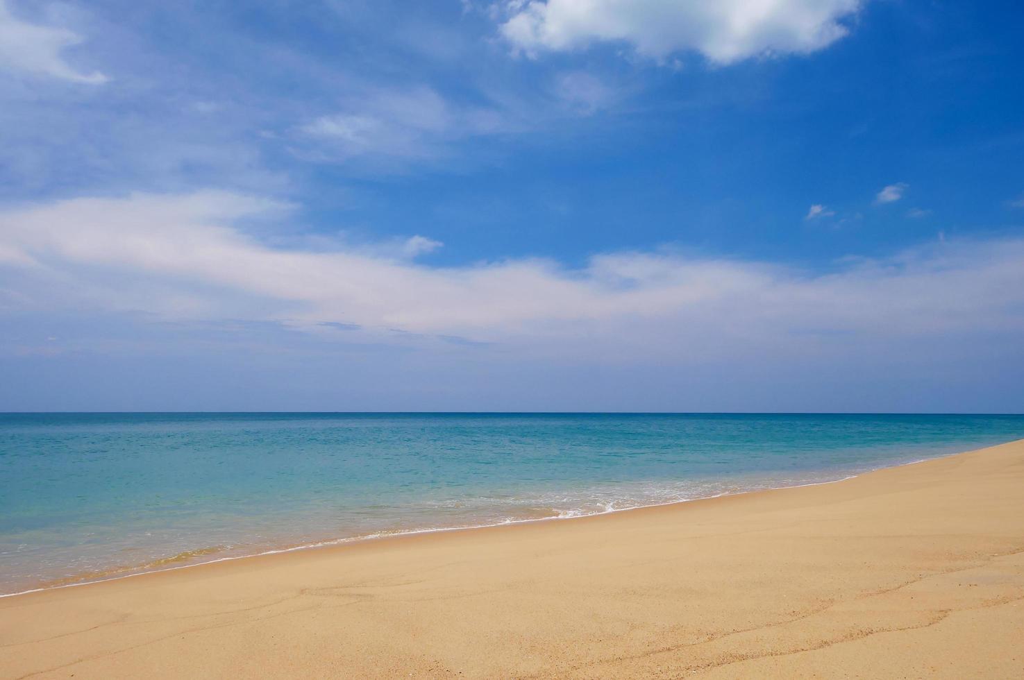 bellissima spiaggia tropicale foto