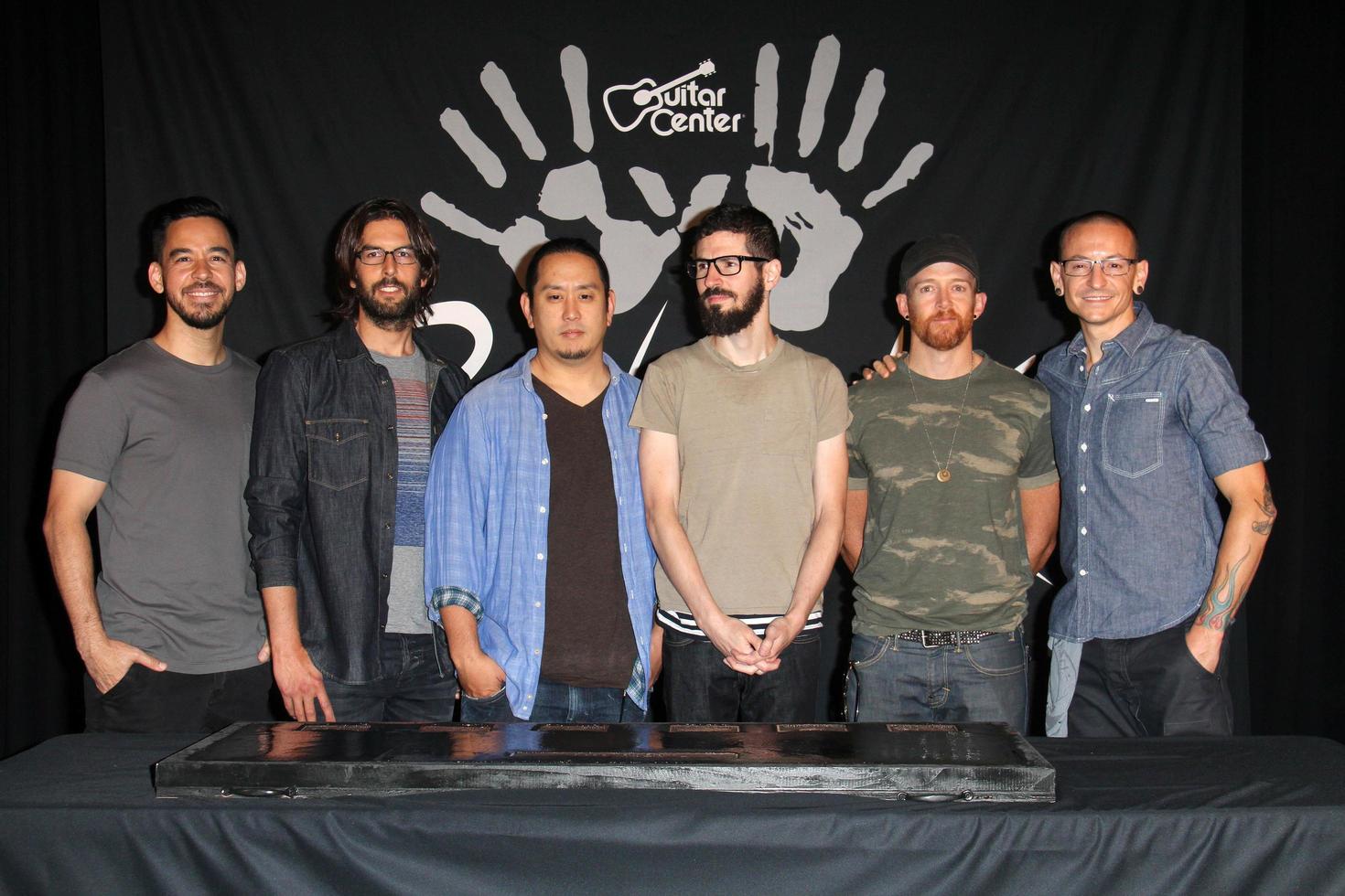 los angeles, giu 18 - linkin parco, Mike shinoda, rapinare bordone, Joe ahah, Brad delson, dave farrel, chester bennington a il linkin parco rockwalk induzione cerimonia a il chitarra centro su giugno 18, 2014 nel los angeles, circa foto