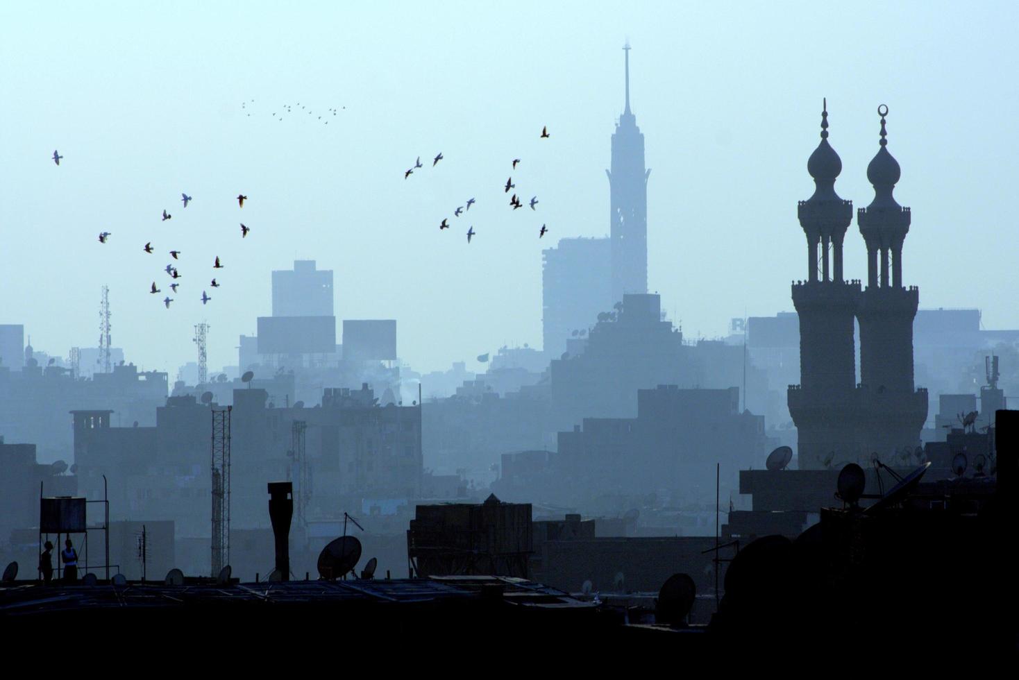 skyline del Cairo al crepuscolo foto