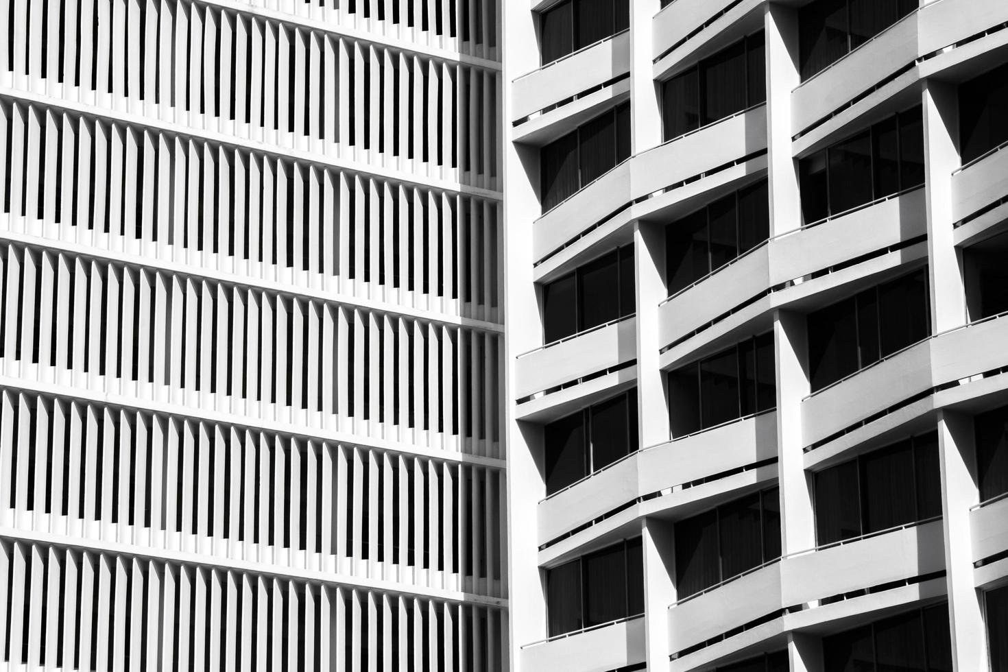 fotografia di architettura di edificio bianco foto