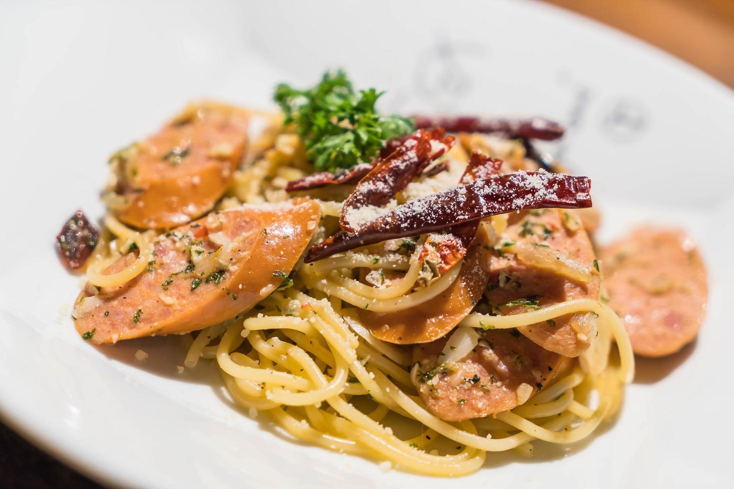 pasta con salsiccia tedesca foto