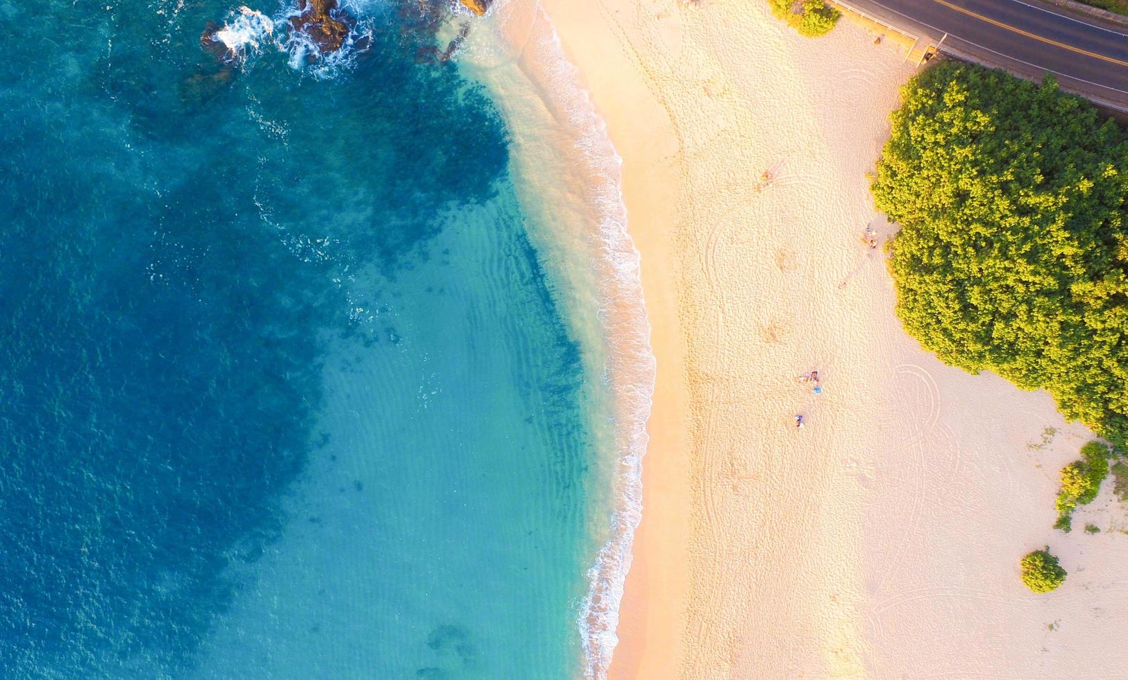 veduta aerea della spiaggia foto