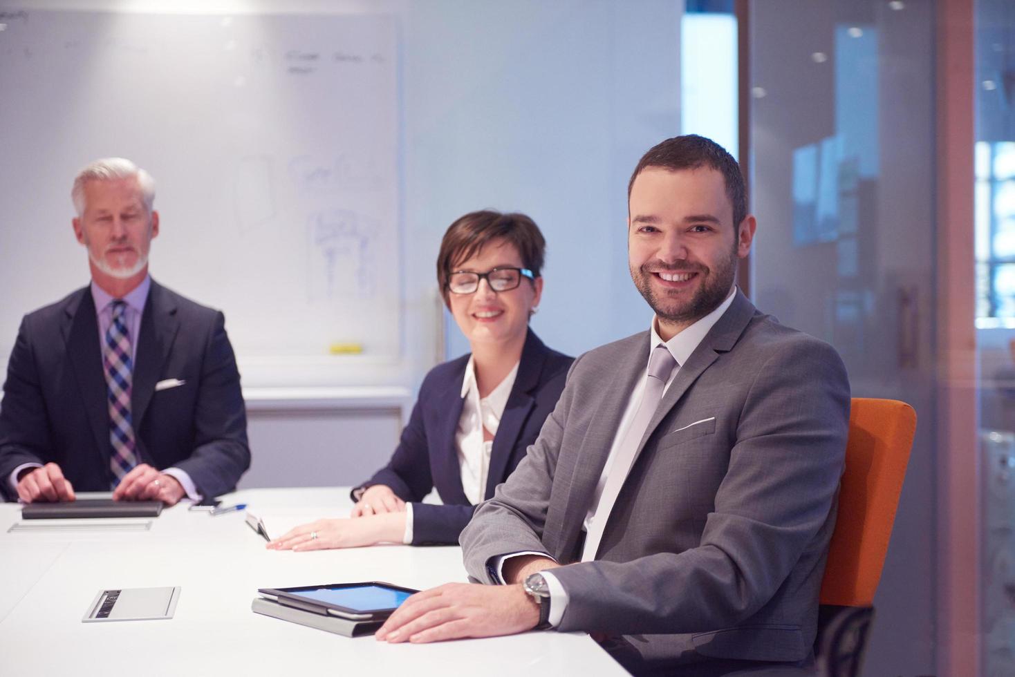 attività commerciale persone gruppo su incontro foto