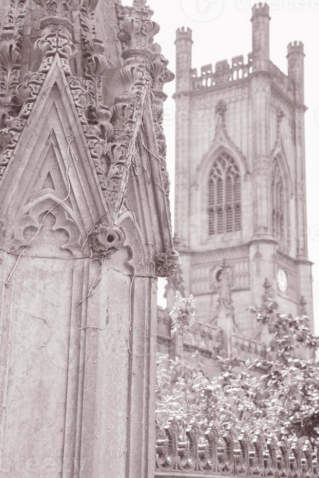 dettagli sulle rovine della chiesa di san luca, liverpool foto