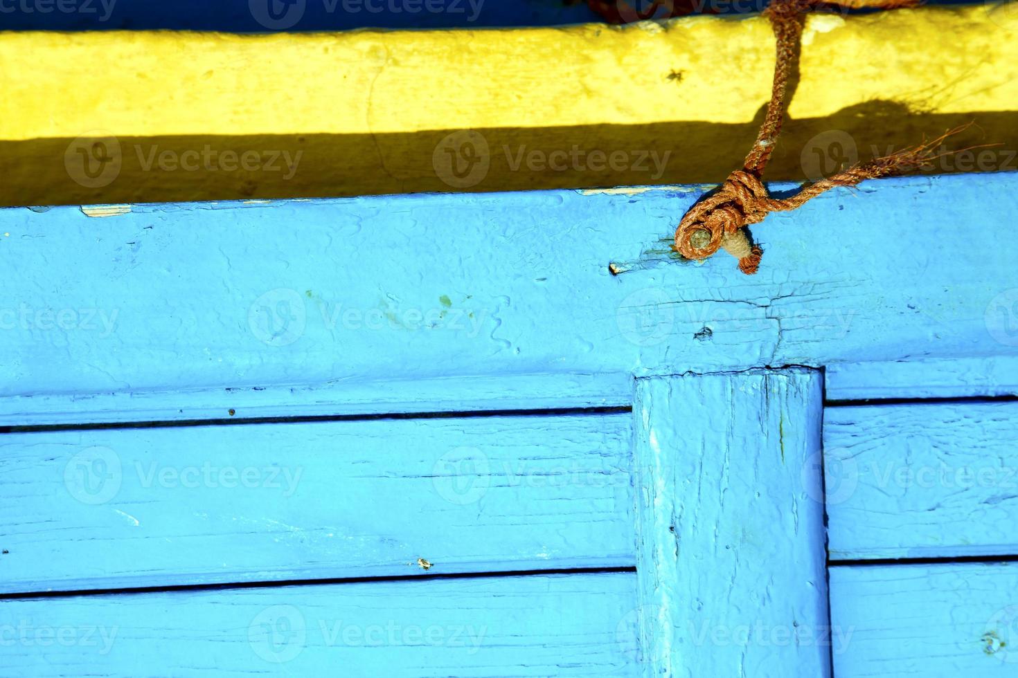 corda gialla in africa la vecchia facciata in legno hom foto