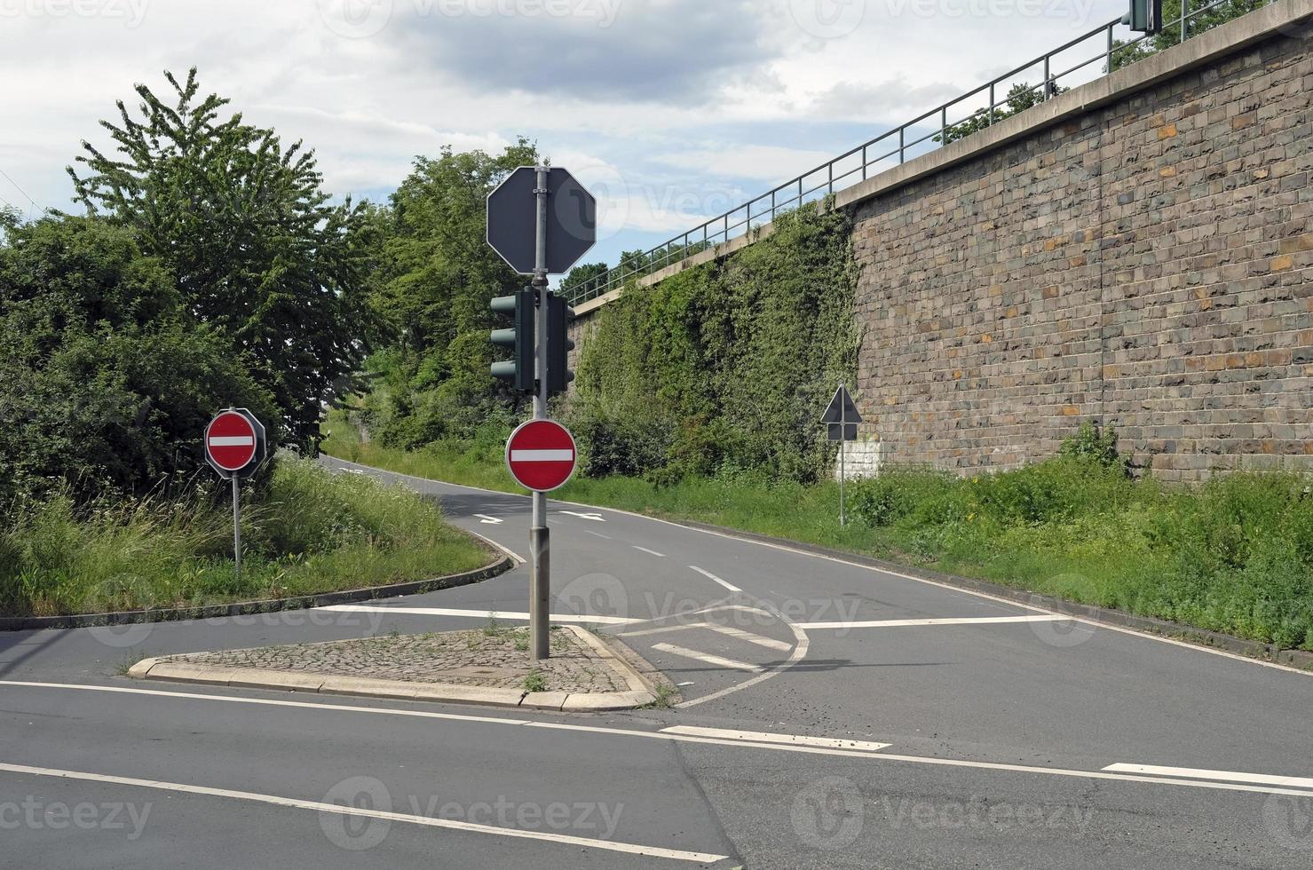 no iscrizione strada cartello a un' giunzione foto