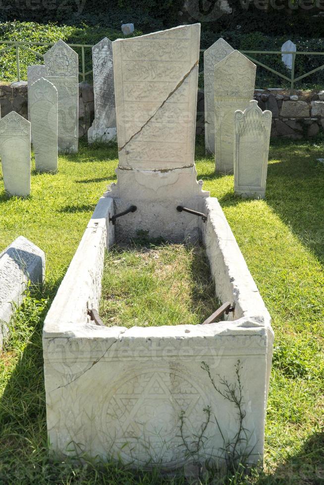 l'agorà e le colonne storiche foto