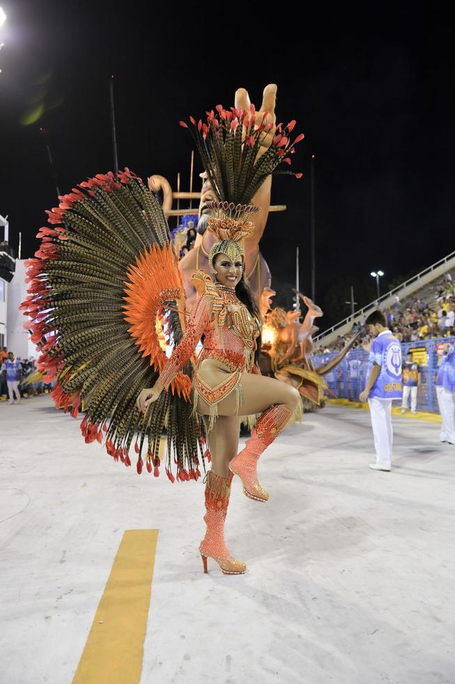 rio de janeiro, rj brasile - febbraio 09, 2018 - samba scuola parata nel sambodromo. accademici fare sossego durante Festival a marche de sapucai strada foto