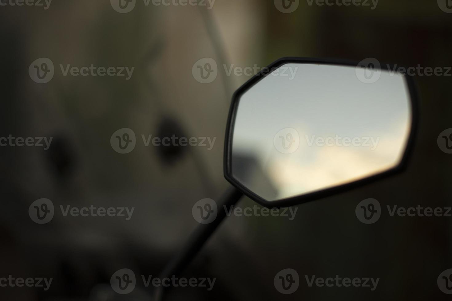 retrovisore specchio di motociclo. trasporto particolari. strada Visualizza attrezzo. foto