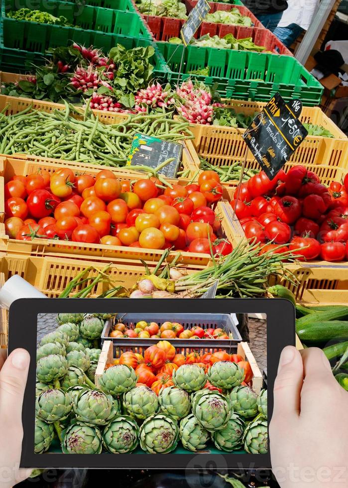 turista assunzione foto di strada verdura mercato