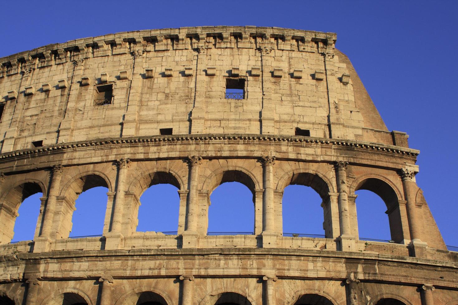 il colosseo, roma italia foto