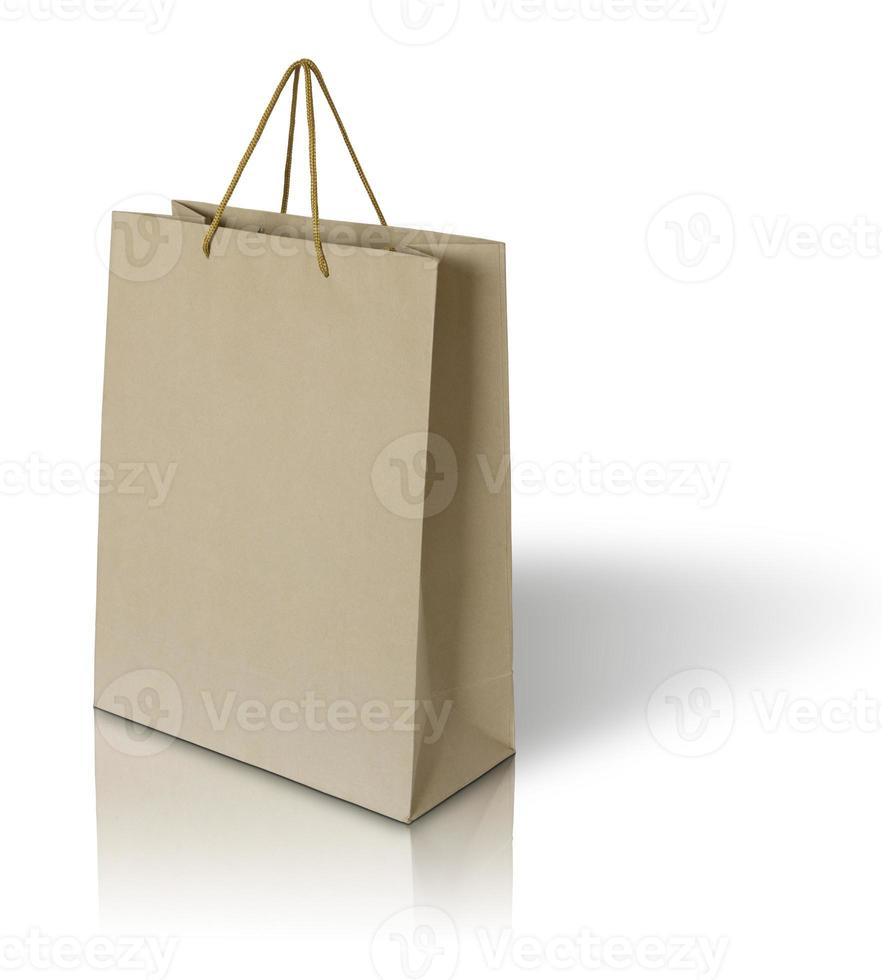 sacchetto di carta marrone su sfondo bianco foto