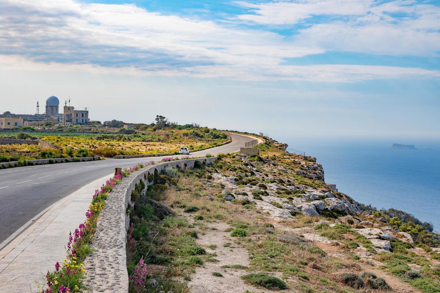 strada sulla costa foto