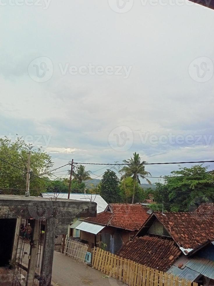 nuvoloso tempo metereologico nel pena villaggio foto