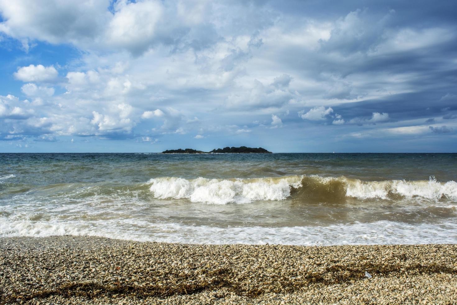 onde del mare nell'oceano foto