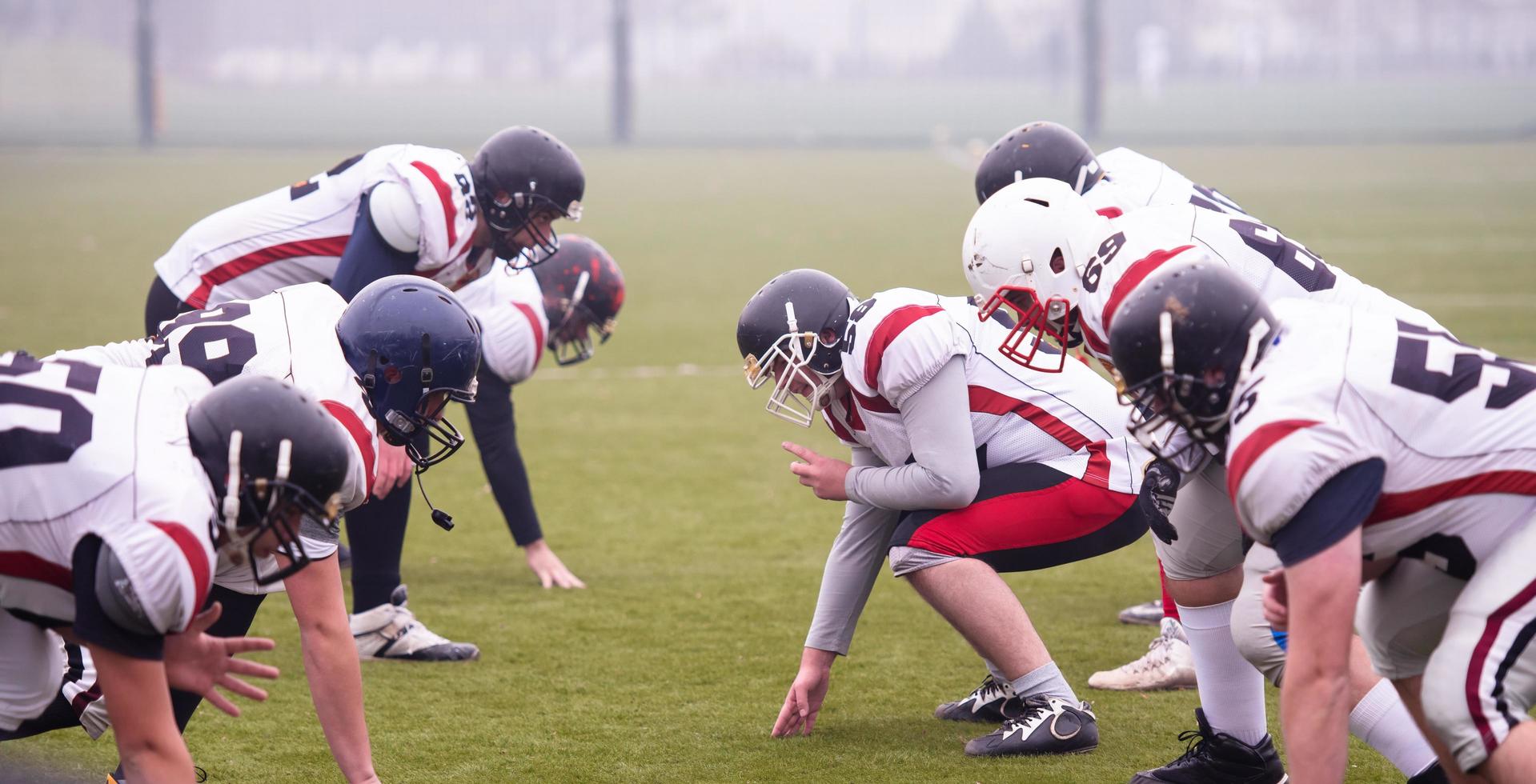 professionale americano calcio Giocatori pronto per inizio foto