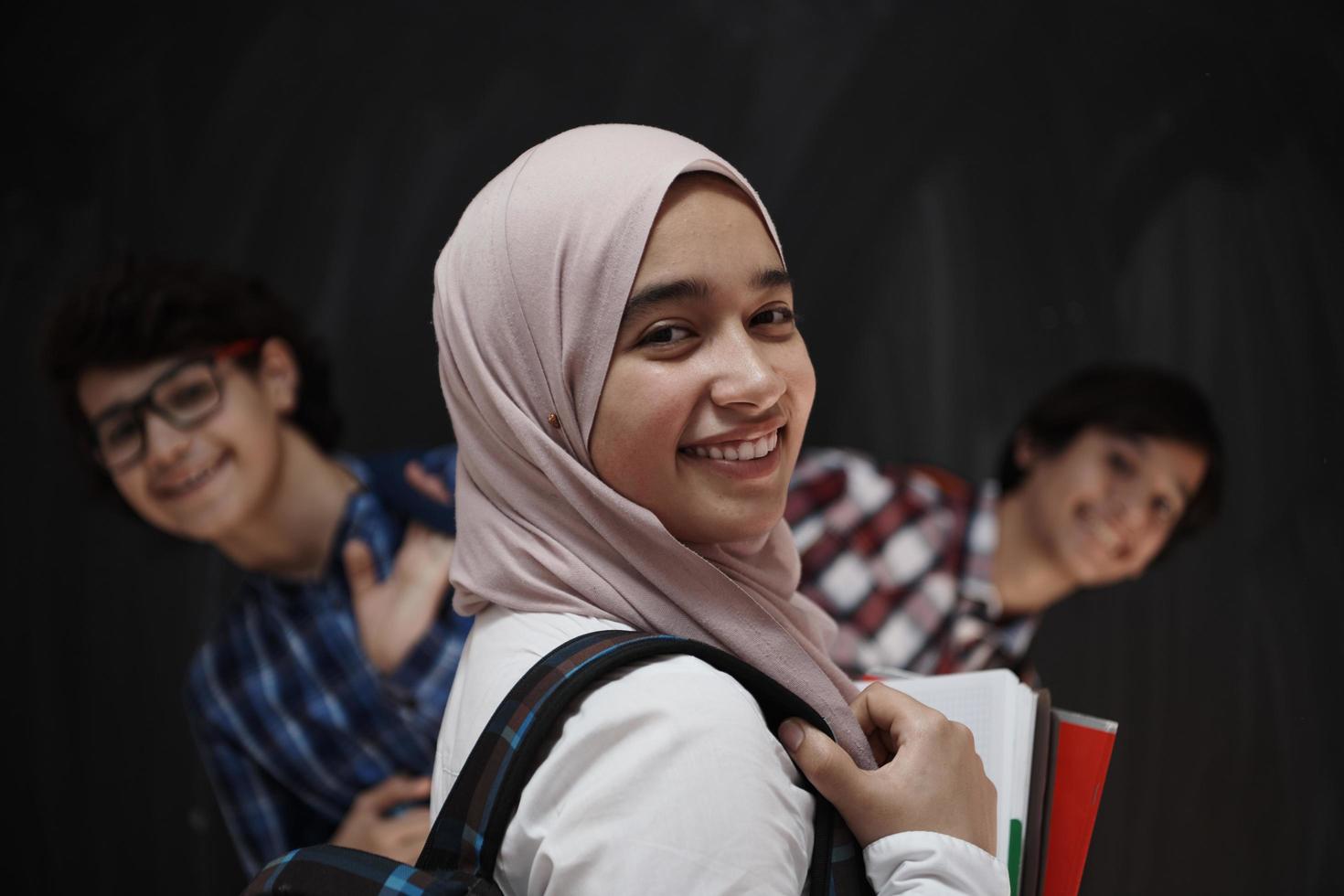 arabo adolescenti gruppo foto