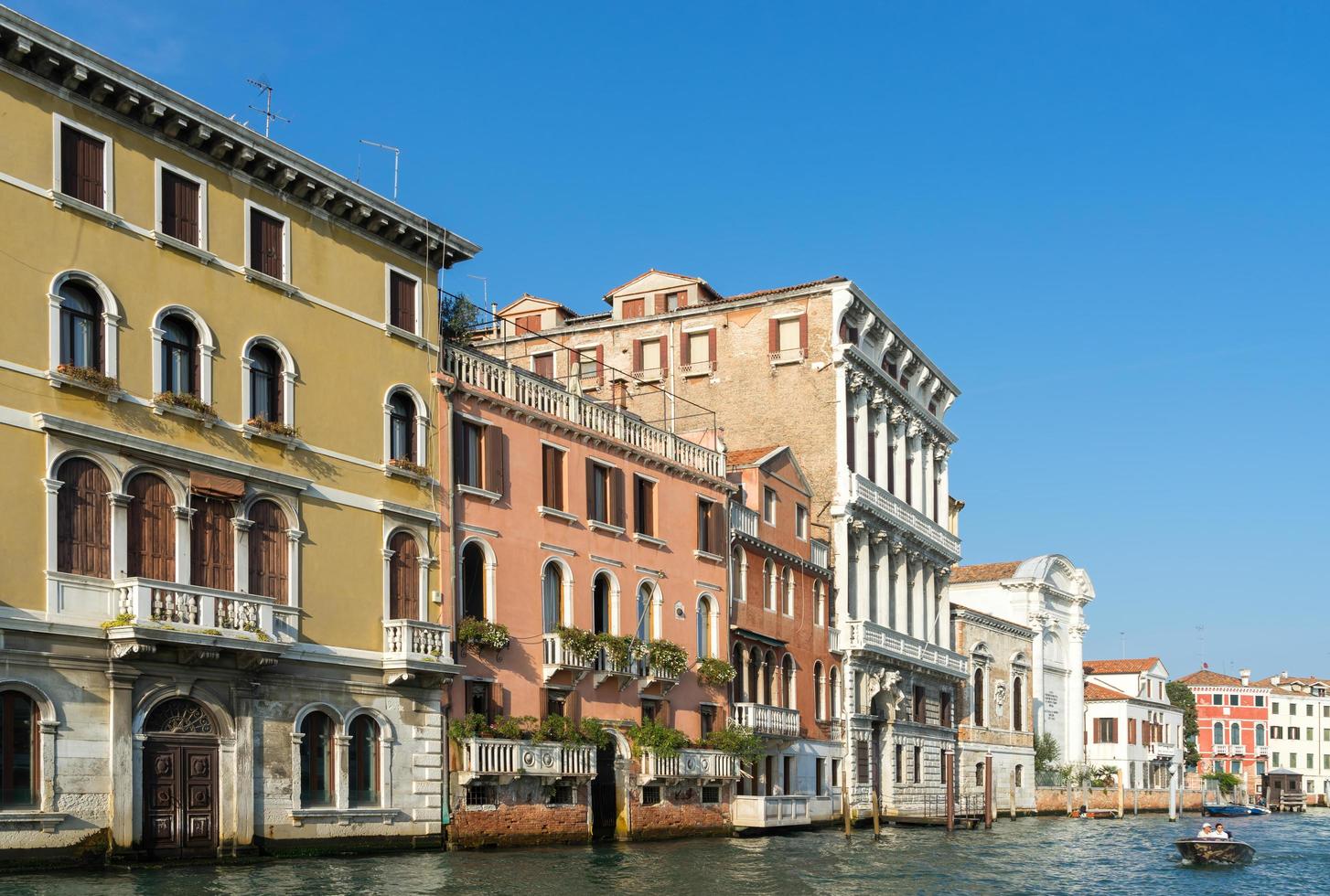 Venezia, Italia, 2014. motoscafo crociera giù il mille dollari canale nel Venezia foto