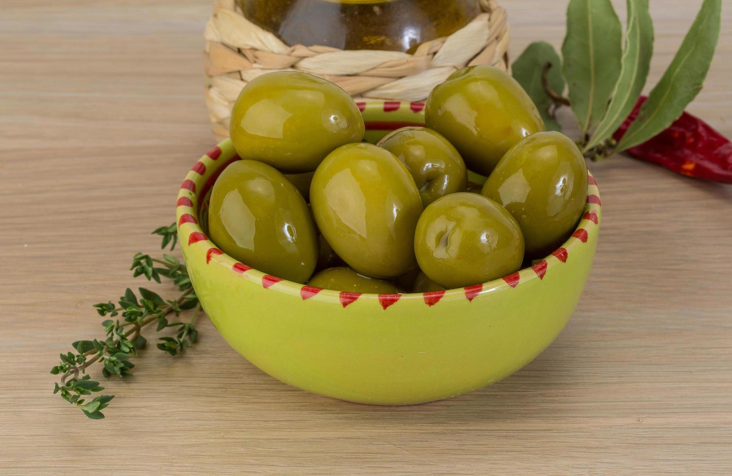 verde olive su legna foto