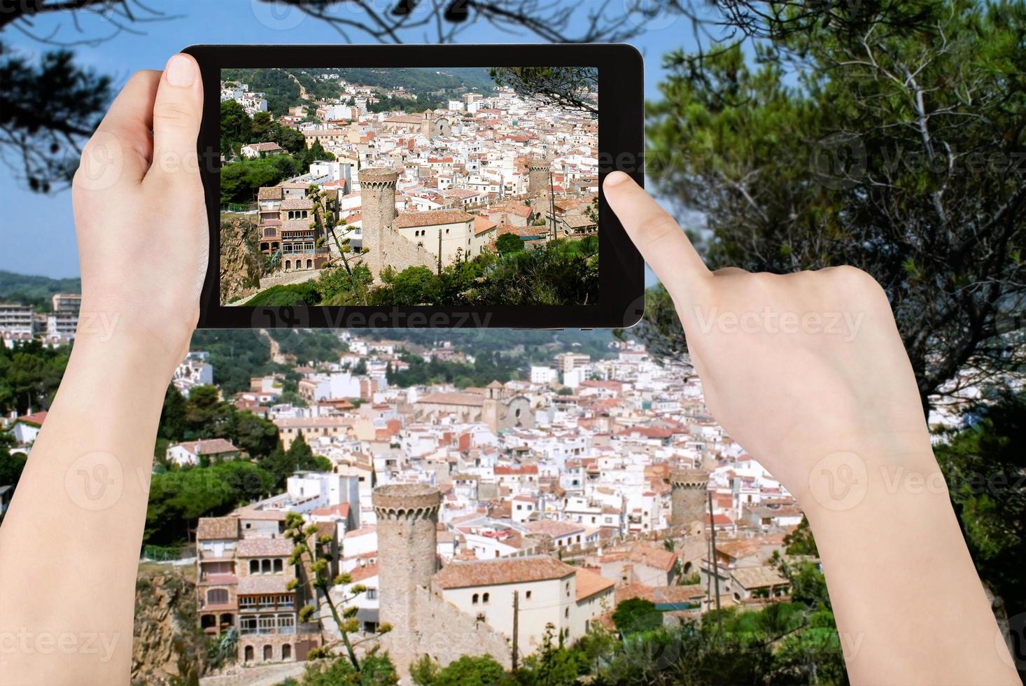 turista assunzione foto di tossa de mar cittadina