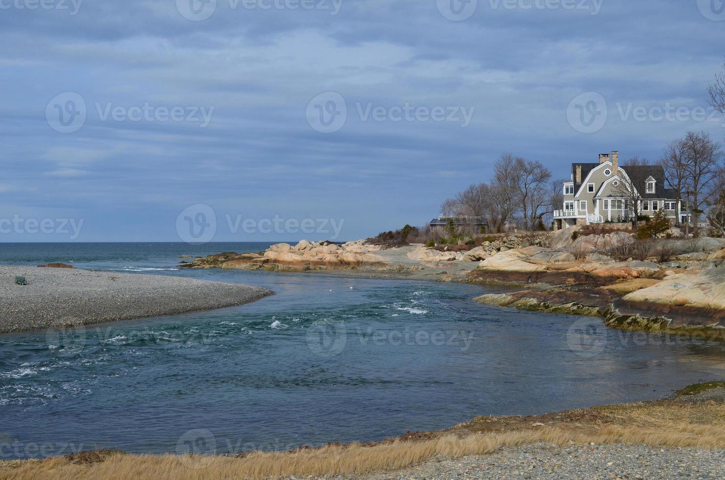 bellissimo casa lungo il costa nel convivente Massachusetts foto