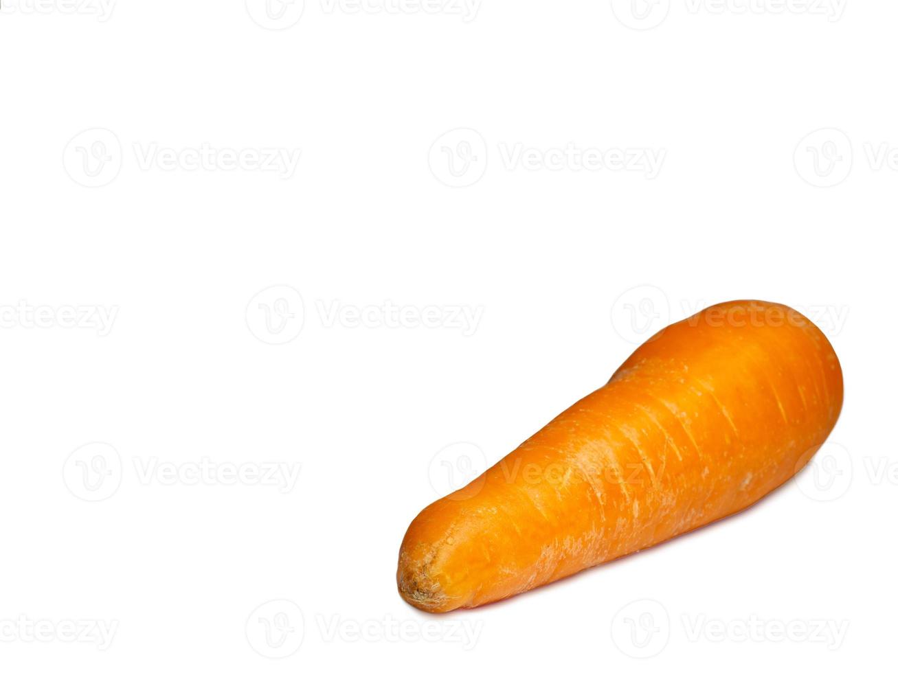 carota su bianca sfondo. salutare dieta. foto