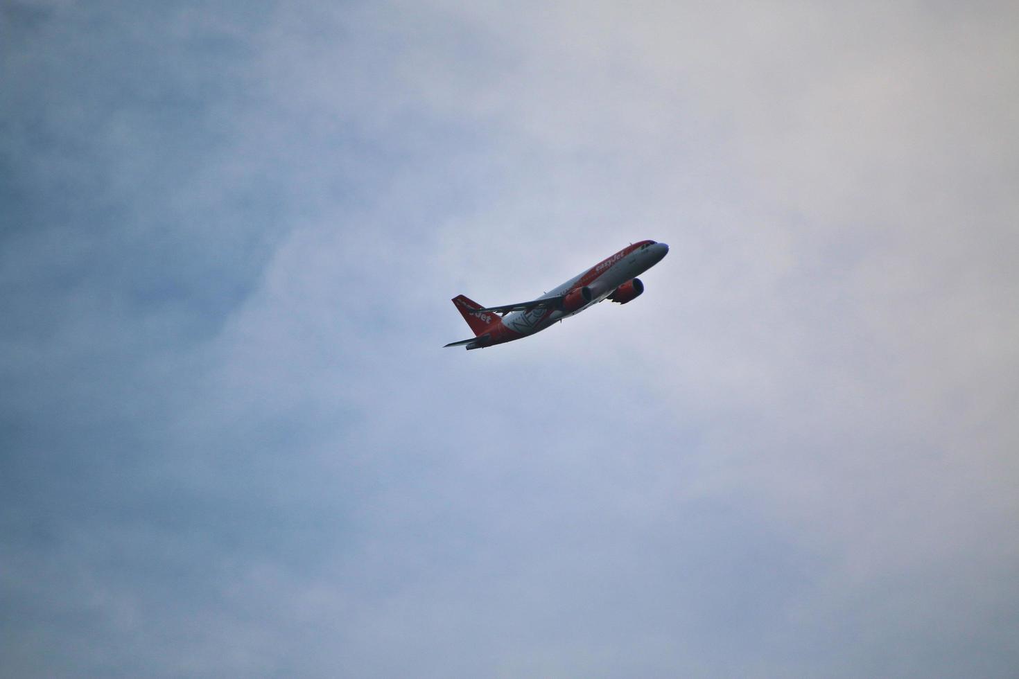 Manchester nel il UK nel ottobre 2022. un' aereo assunzione via a partire dal Manchester aeroporto foto