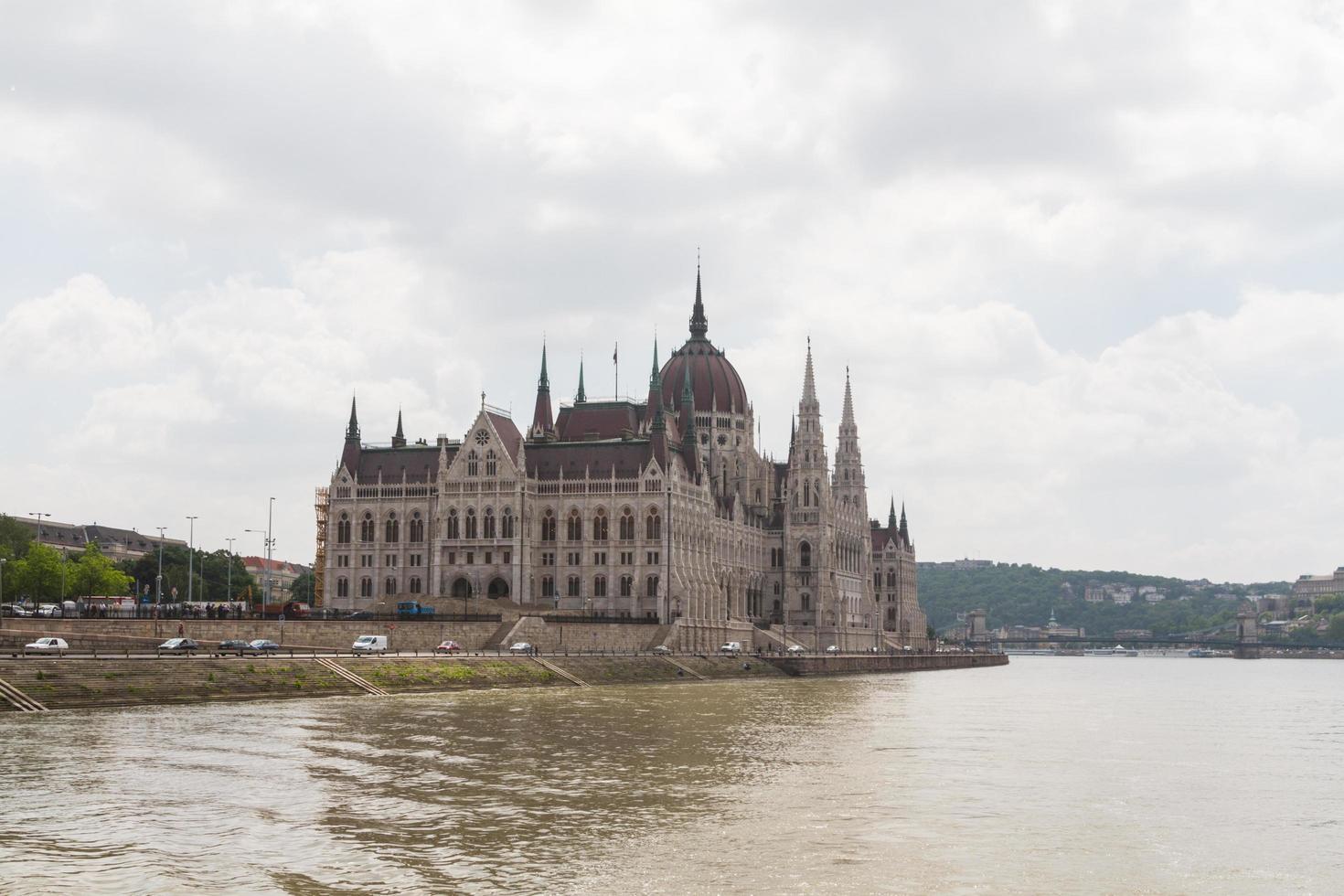 edificio del parlamento di budapest foto