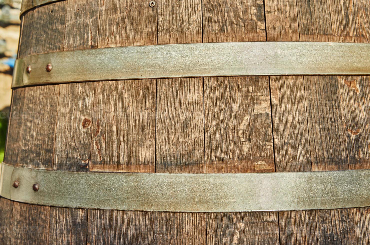 sfondo struttura vecchio di legno vino barile con metallo cerchi foto