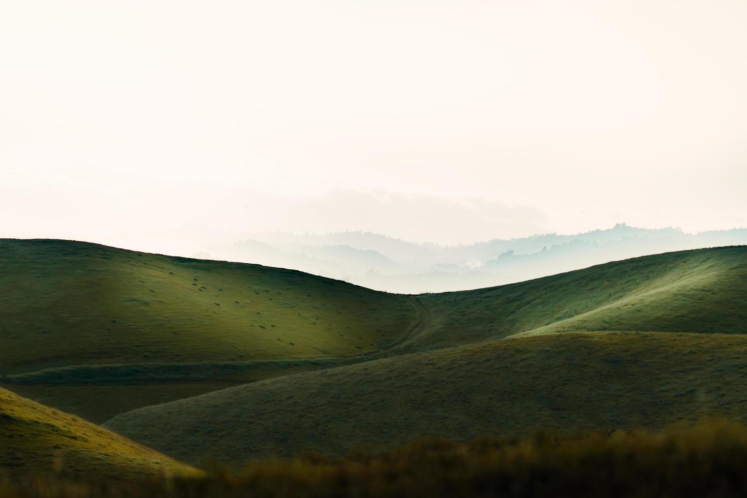 drammatico paesaggio collinare foto