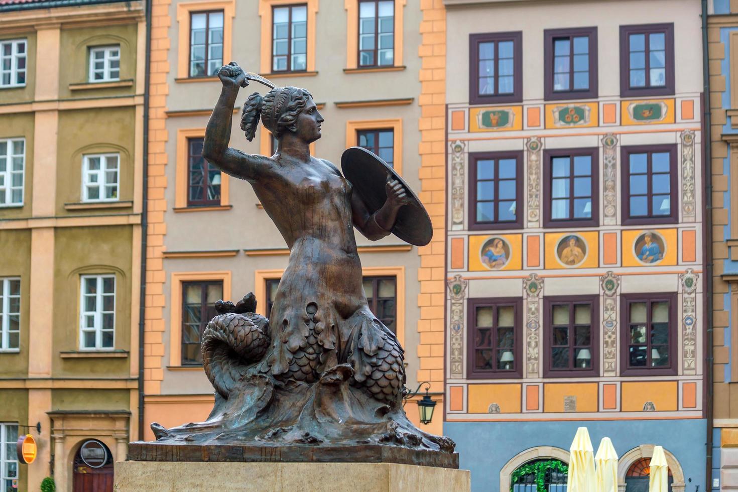 scultura della sirena di varsavia foto