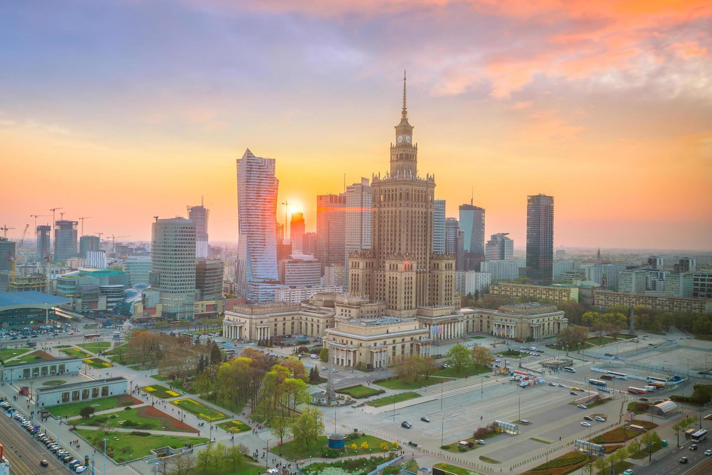 foto aerea dello skyline della città di varsavia