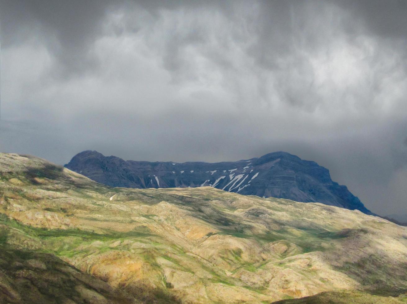 i monti Ronj nella città di Sepidan foto