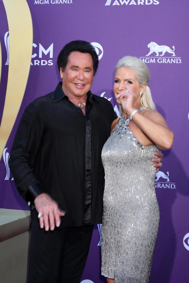 las vegas - apr 1 - Wayne Newton arriva a il 2012 accademia di nazione musica premi a mgm mille dollari giardino arena su aprile 1, 2010 nel las Las Vegas, nv foto