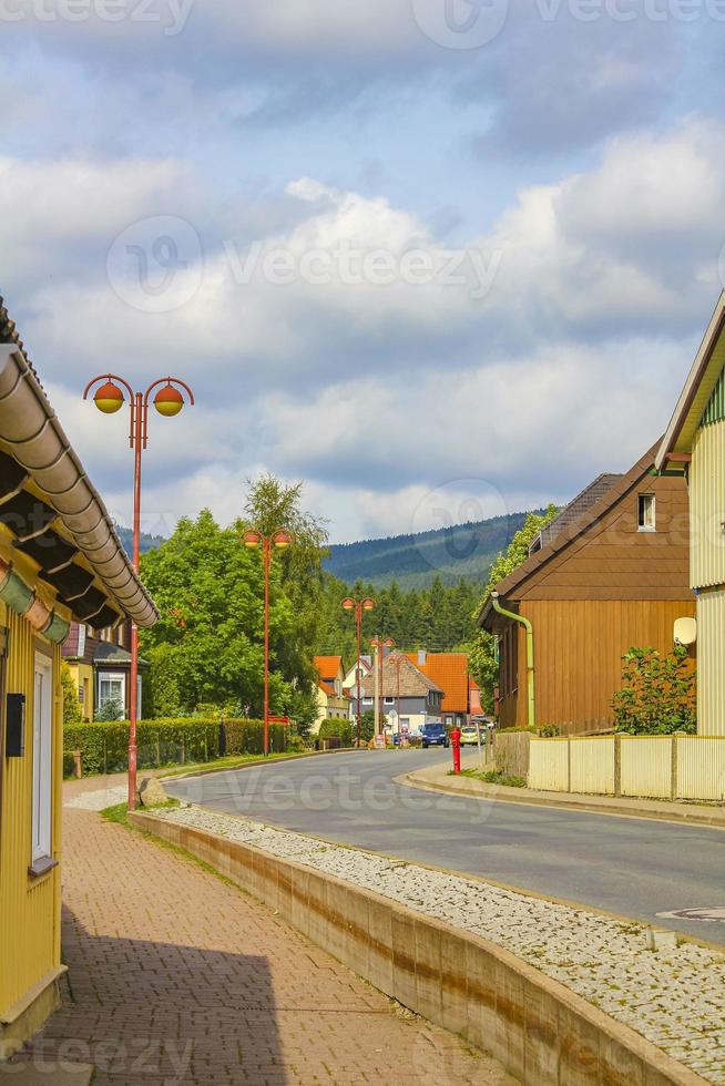 tipico strada nel Wernigerode a harz nazionale parco rotto montagna. foto