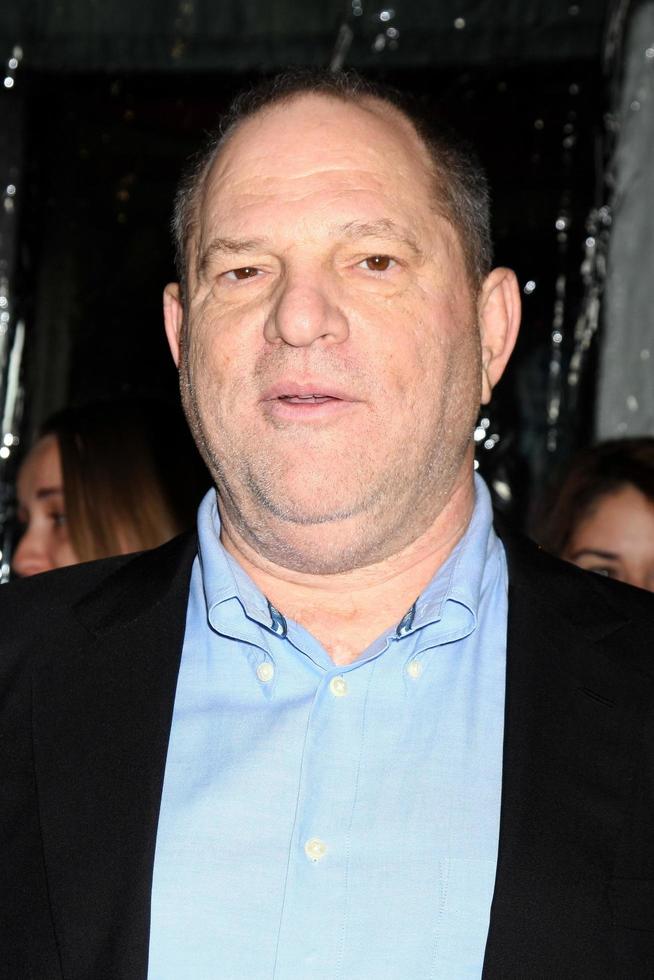 los angeles, nov 6 - Harvey weinstein arriva a il burro selezione a il afi fest 2011 a grauman S Cinese Teatro su novembre 6, 2011 nel los angeles, circa foto