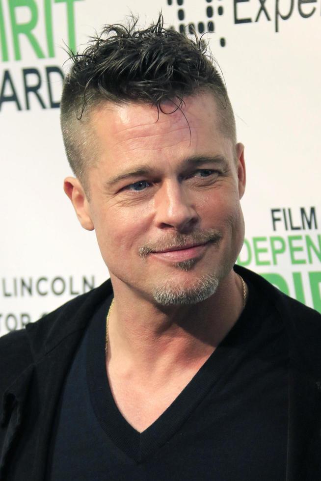 los angeles, mar 1 - Brad pitt a il film indipendente spirito premi a tenda su il spiaggia su marzo 1, 2014 nel Santa monica, circa foto