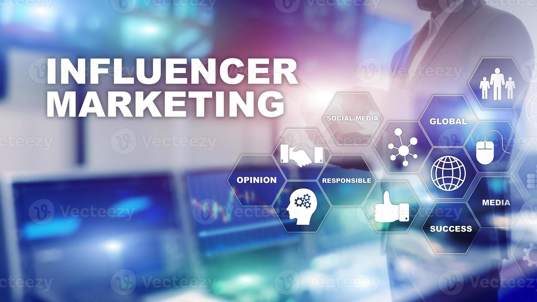 influencer marketing concetto nel attività commerciale. tecnologia, Internet e Rete. astratto sfondo misto media. foto