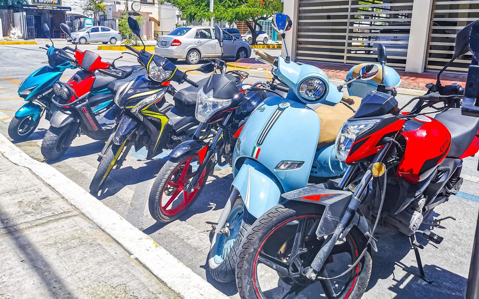 playa del Carmen quintana roo Messico 2022 vario moto ciclomotori e scooter nel playa del Carmen Messico. foto