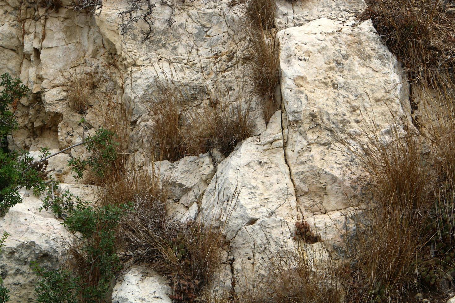 struttura di grande pietre e montagna rocce. foto